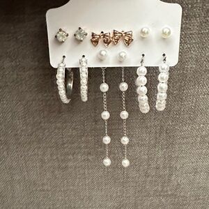 SHEIN Pearl and Gold Earring Set